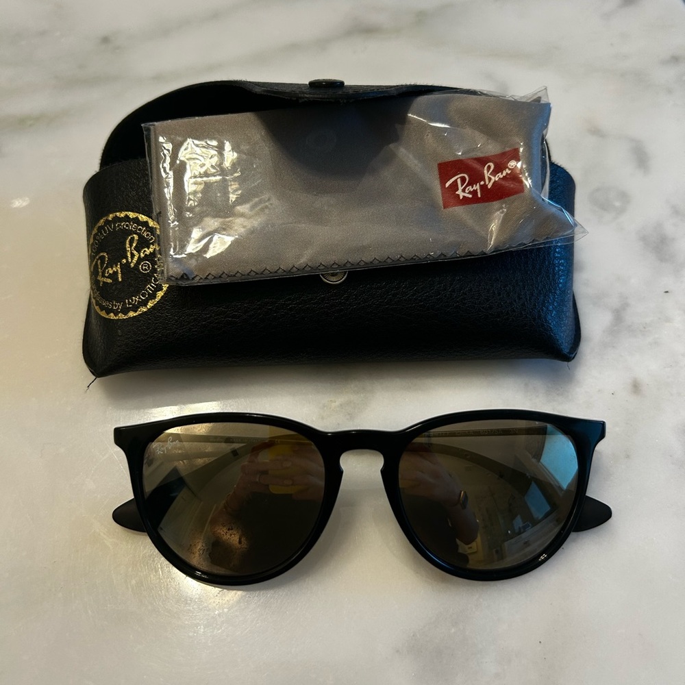 Ray-Ban Erika sunglasses (RB4171) - great condition! Black frame
